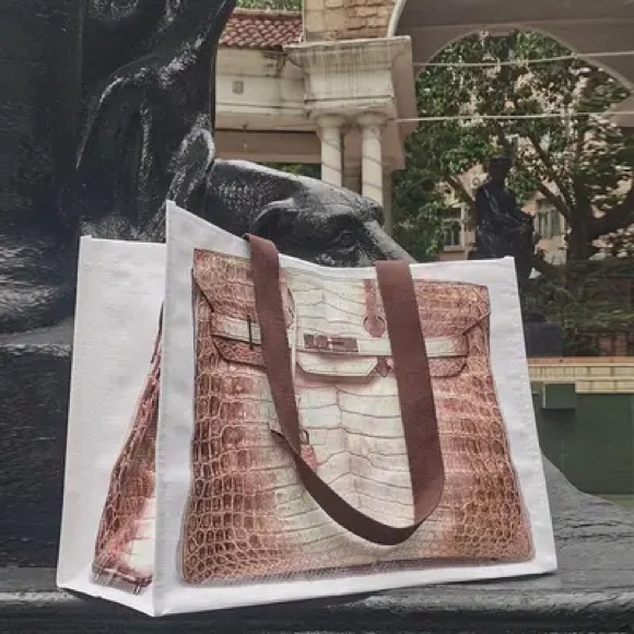 Croc "Print" Reusable Shopping Tote in Himalayan - Picture 10 of 12